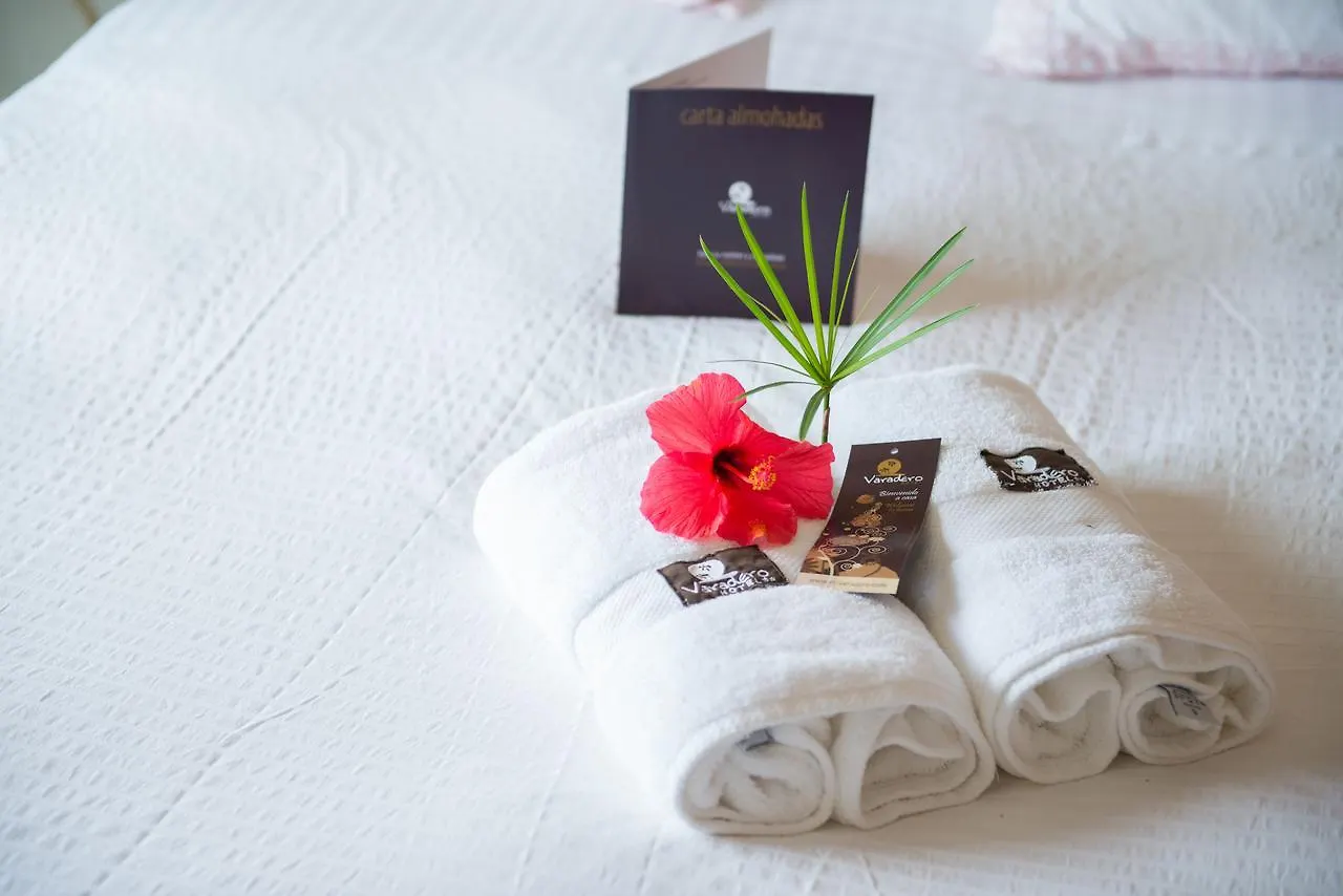 Hotel Boutique Varadero Захара-де-лос-Атунес